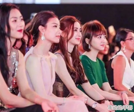 张筱雨扒开双腿毛茸茸的，展现出她独特的魅力与风格，引发网友热议与讨论