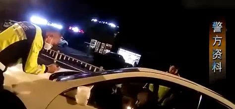 56分钟开火车原视频：背后竟隐藏着司机的神秘身份与不为人知的故事！