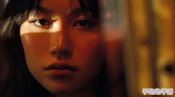 女女大尺度：震惊全网的禁忌恋情曝光，背后隐藏着不为人知的秘密与挑战！