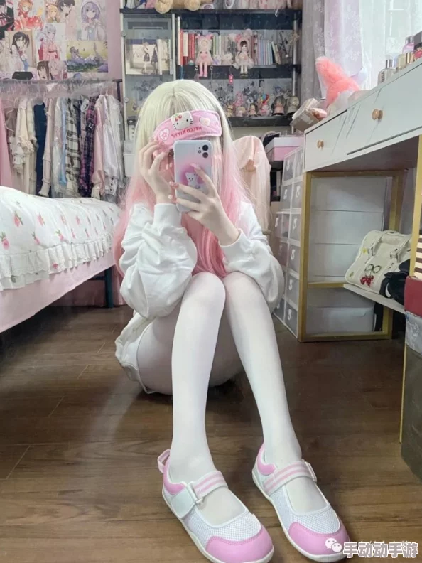 FXX白丝jk单脚吊缚捆绑活动引发热议,网友纷纷讨论其艺术性与表现形式的多样性 FXX白丝jk单脚吊缚捆绑活动引发热议,网友纷纷讨论其艺术性与表现形式的多样性