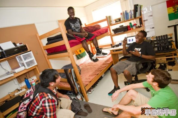 室友粗大(h)：最新动态揭示了室友之间的相处之道与生活趣事，带你走进他们的日常生活