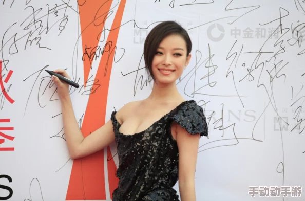 张柏芝艳门禁照山河月明