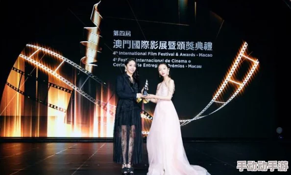 澳门一级片近日在国际影展上斩获最佳导演奖,成为华语电影的新亮点 澳门一级片近日在国际影展上斩获最佳导演奖,成为华语电影的新亮点