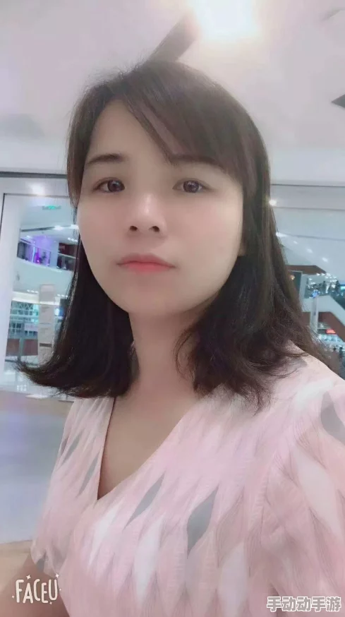 年轻善良的女老板热烈欢迎每一个积极向上的心灵共同创造美好未来 年轻善良的女老板热烈欢迎每一个积极向上的心灵共同创造美好未来