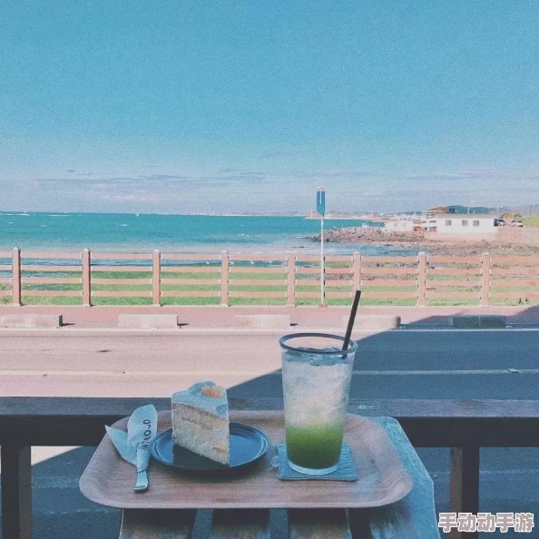 新旧约圣经湖边的少女心怀梦想勇敢追求未来的美好与希望 新旧约圣经湖边的少女心怀梦想勇敢追求未来的美好与希望