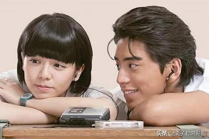 校花被带到惩罚室打屁股校园内发生争执引发同学围观