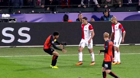 人生得意须纵欢小说24_25赛季欧冠联赛阶段第4轮:费耶诺德vs萨尔茨堡红牛费耶诺德主场表现出色,球迷热情高涨 人生得意须纵欢小说24_25赛季欧冠联赛阶段第4轮:费耶诺德vs萨尔茨堡红牛费耶诺德主场表现出色,球迷热情高涨