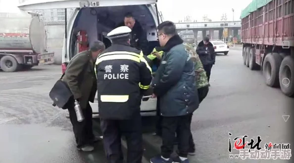 白妇之少洁和交警队长少妇遭遇车祸被交警队长救助两人关系暧昧 白妇之少洁和交警队长少妇遭遇车祸被交警队长救助两人关系暧昧