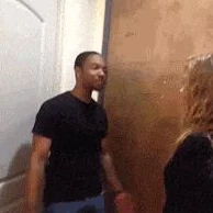 用针把下面缝起来了听说隔壁老王家的猫昨天偷吃了鱼结果被卡住了现在正在宠物医院抢救 用针把下面缝起来了听说隔壁老王家的猫昨天偷吃了鱼结果被卡住了现在正在宠物医院抢救