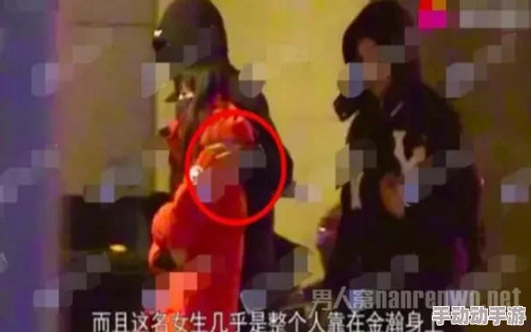 色射射疑似与圈内小花深夜密会同返酒店举止亲昵 色射射疑似与圈内小花深夜密会同返酒店举止亲昵