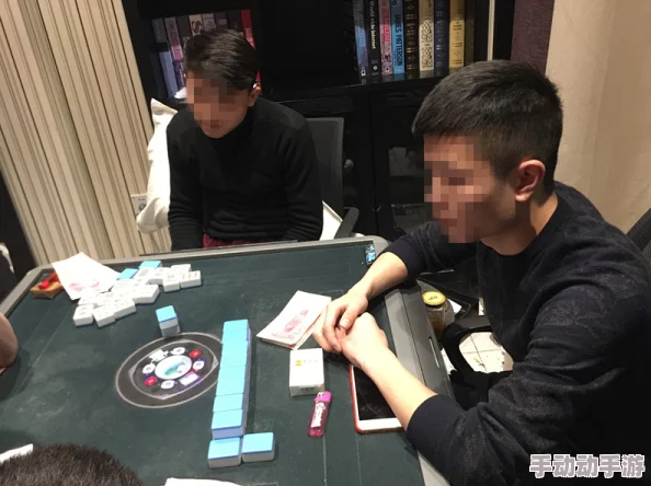 晚上打扑克不盖被子涉嫌赌博场所夜间扰民已向警方举报 晚上打扑克不盖被子涉嫌赌博场所夜间扰民已向警方举报