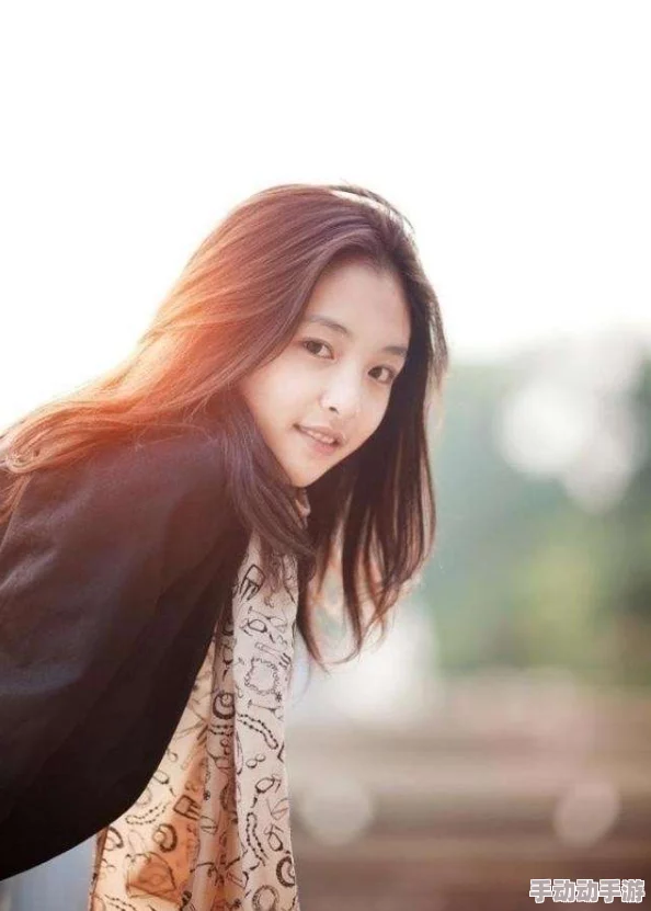 校花h清纯外表下隐藏的秘密引发网友深度挖掘探索其真实身份和经历 校花h清纯外表下隐藏的秘密引发网友深度挖掘探索其真实身份和经历