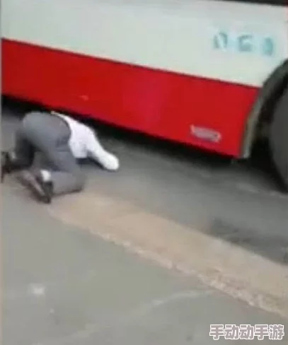 日本公交车黄色片曝光偷拍裙底事件警方已介入调查