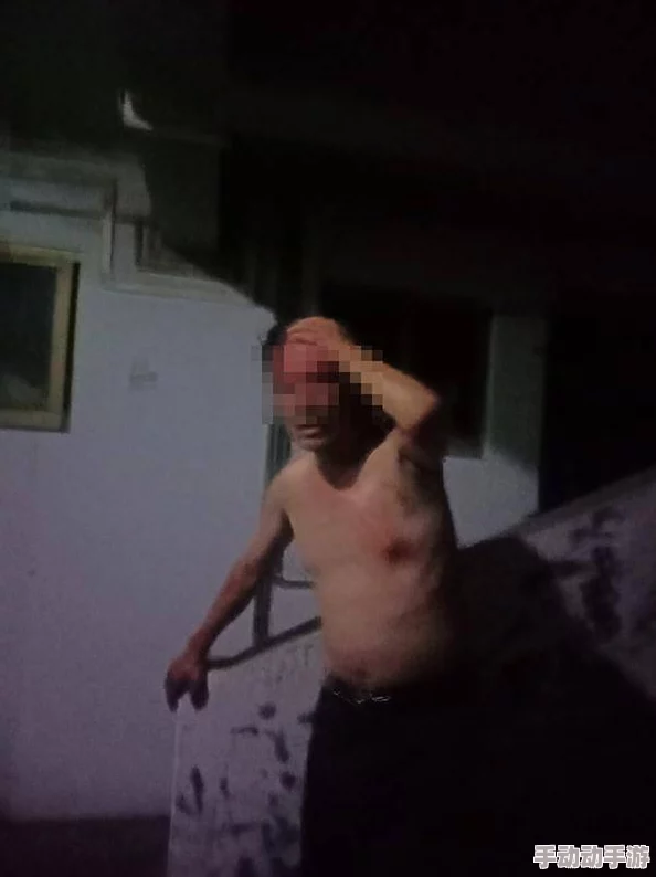 被十几个男人扒开腿猛猛视频反映了极端性暴力和对女性的物化,引发对网络传播有害内容的担忧 被十几个男人扒开腿猛猛视频反映了极端性暴力和对女性的物化,引发对网络传播有害内容的担忧