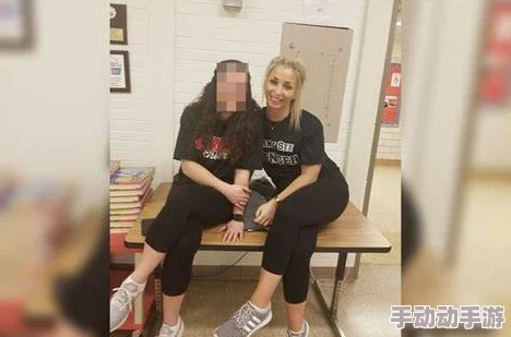 超级大乳boobs爆乳女因为其夸张的身材引发广泛关注和讨论 超级大乳boobs爆乳女因为其夸张的身材引发广泛关注和讨论