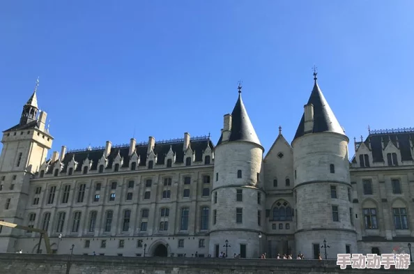 《英雄与城堡》最新官方兑换码合集及深度解析指南