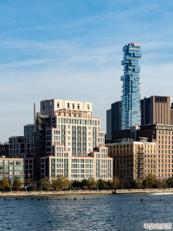 探讨城市天际线：何种色彩搭配更具视觉美感与和谐性