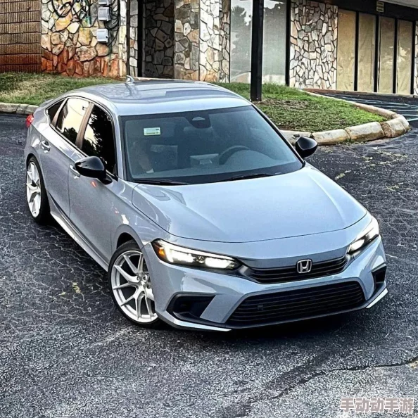 如何才能在暗区突围中扮演安保人员？